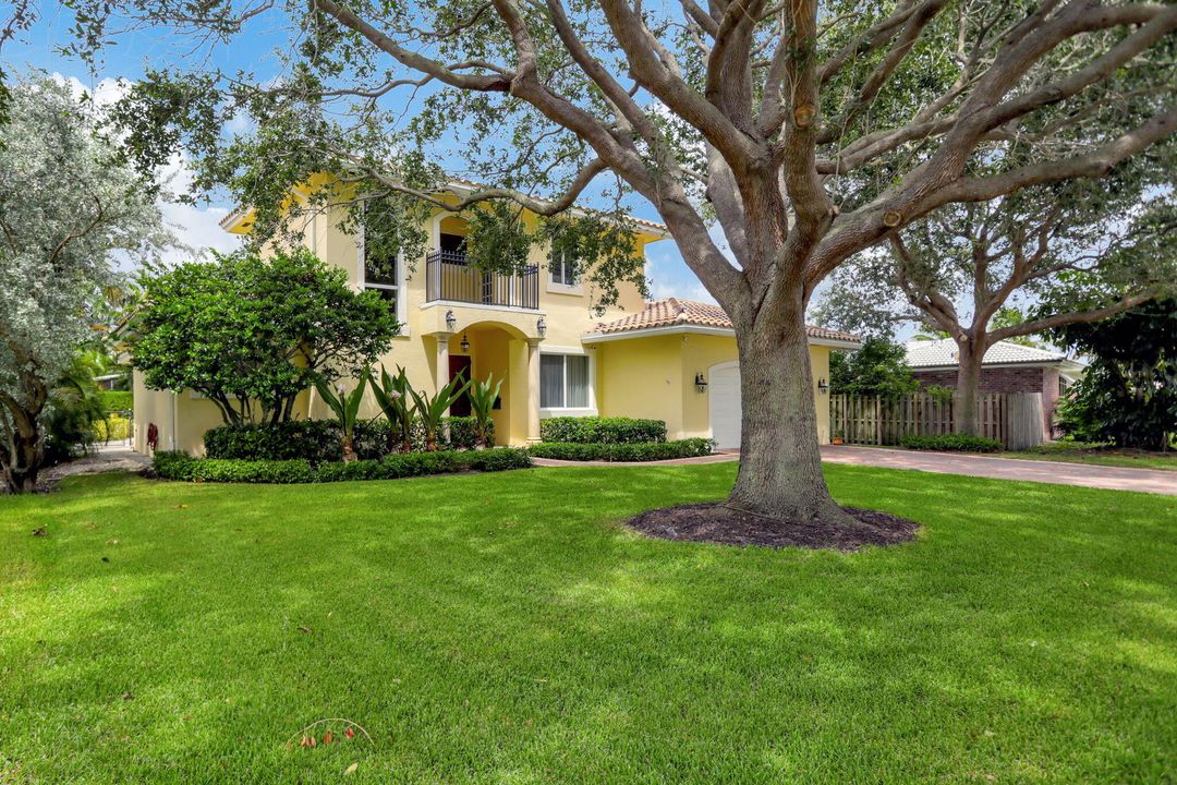 For Sale: $1,475,000 (3 beds, 2 baths, 2781 Square Feet)