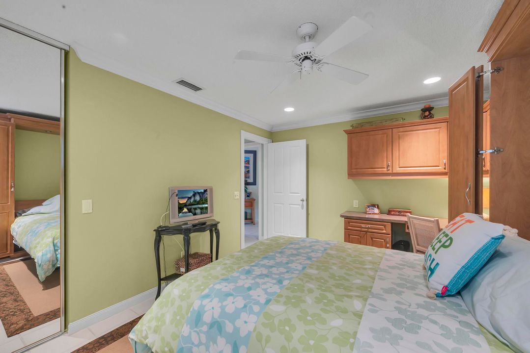 For Sale: $474,900 (2 beds, 2 baths, 1610 Square Feet)