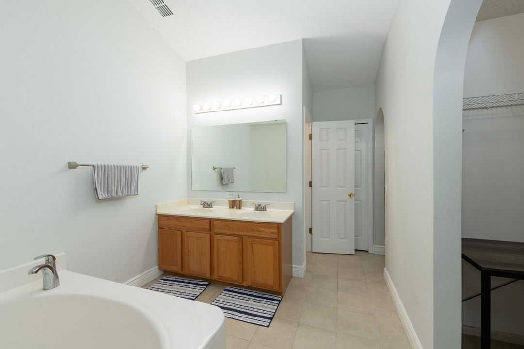 For Sale: $515,311 (5 beds, 2 baths, 2904 Square Feet)