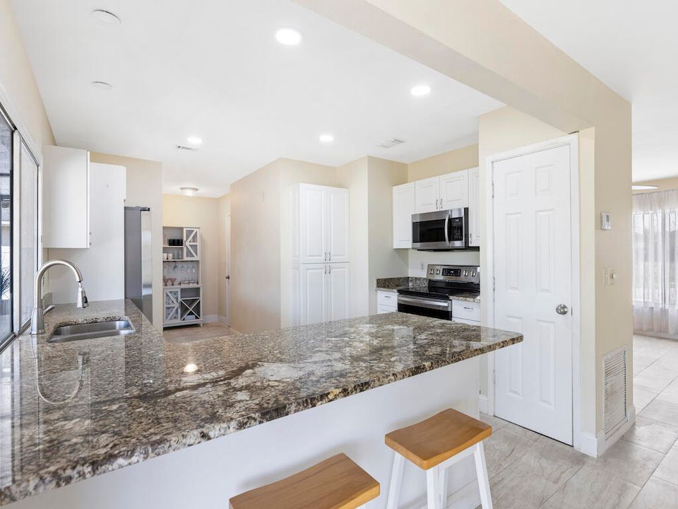 Active With Contract: $349,900 (3 beds, 2 baths, 1408 Square Feet)