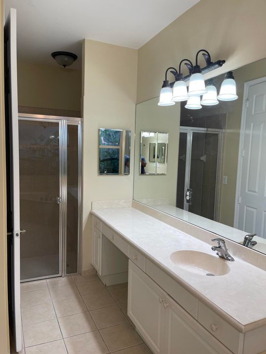 Active With Contract: $3,200 (4 beds, 2 baths, 2148 Square Feet)