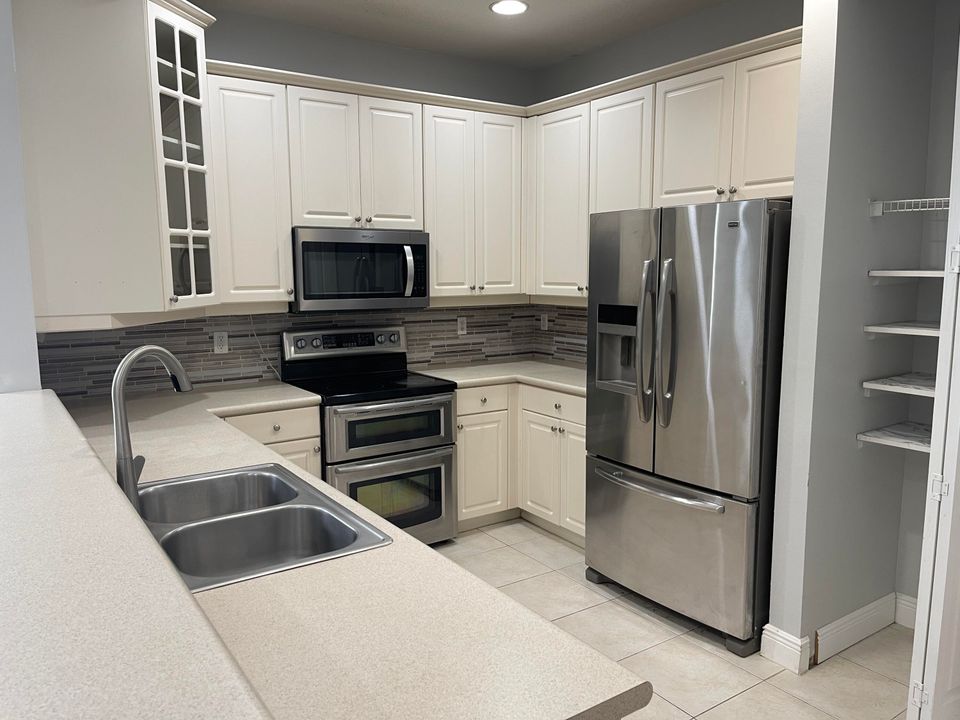 Active With Contract: $3,200 (4 beds, 2 baths, 2148 Square Feet)