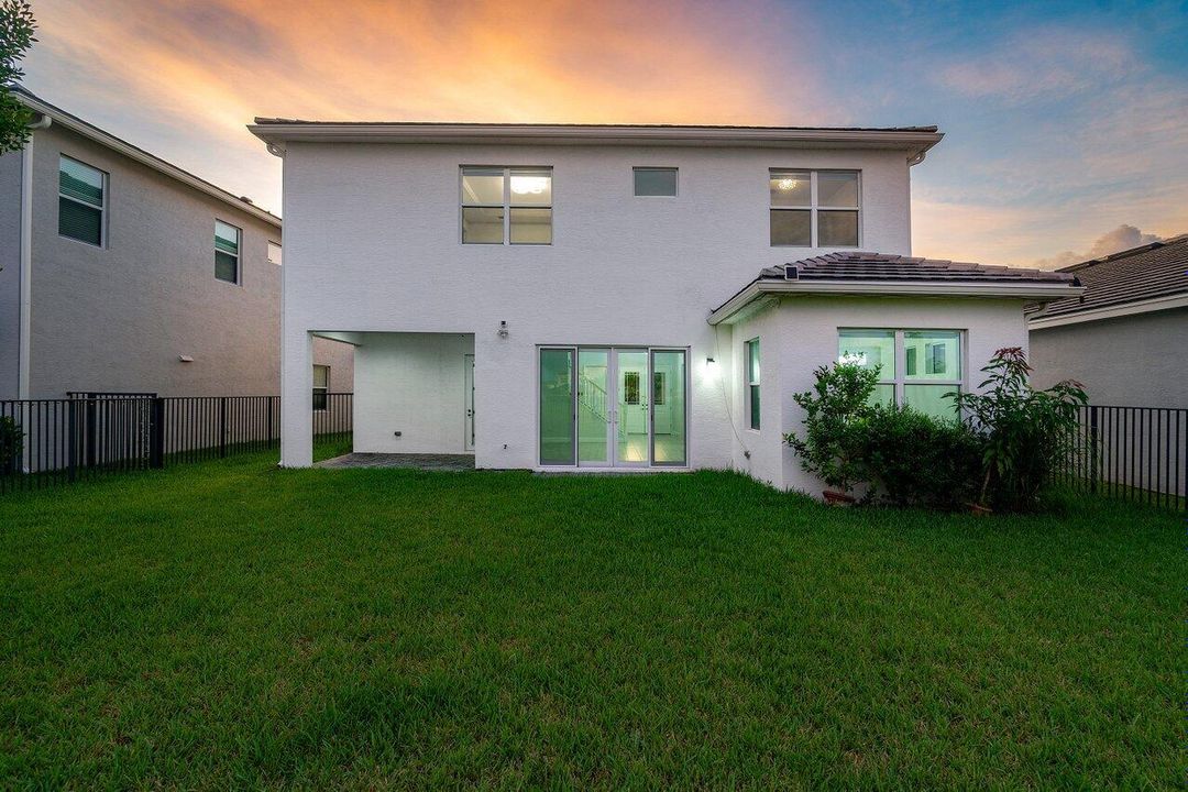 Active With Contract: $3,950 (4 beds, 3 baths, 2165 Square Feet)