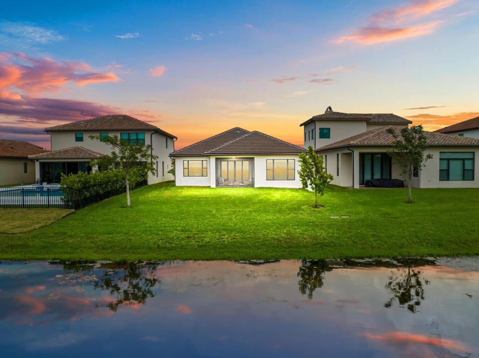 For Sale: $1,250,000 (3 beds, 2 baths, 2100 Square Feet)