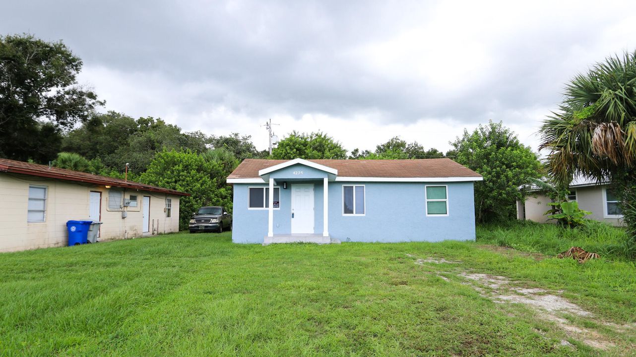 For Sale: $199,000 (3 beds, 1 baths, 800 Square Feet)