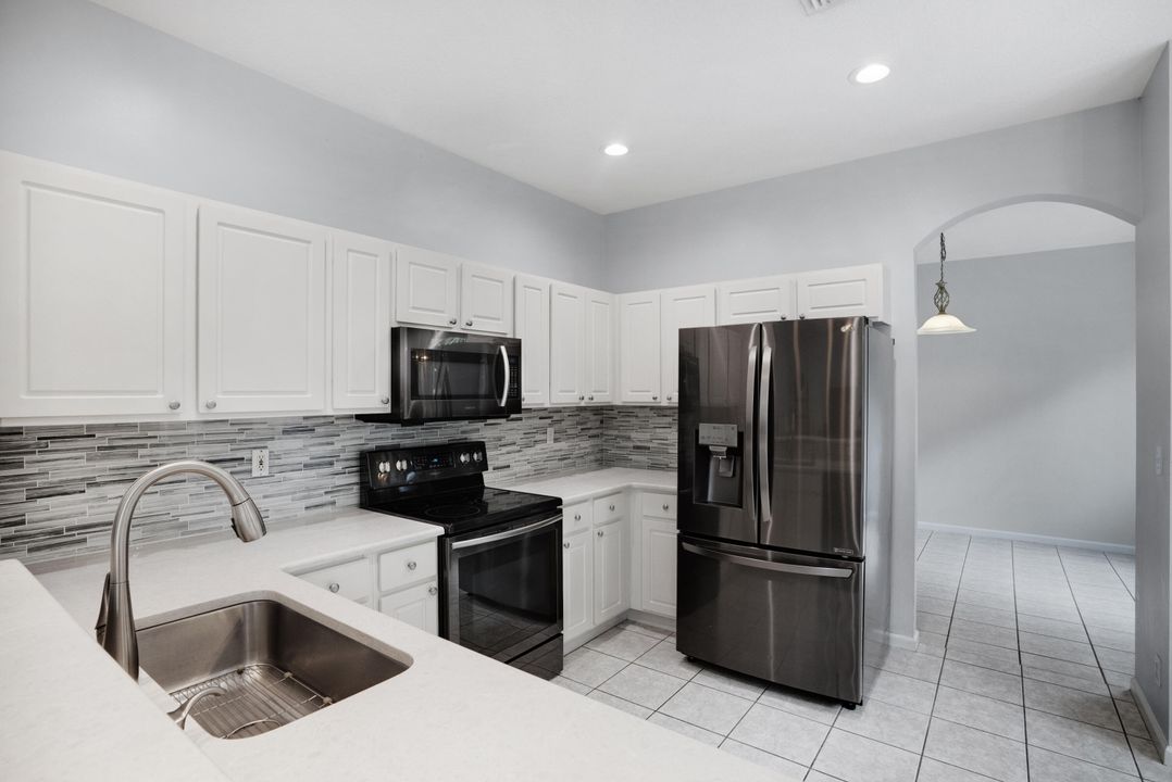 Active With Contract: $475,000 (4 beds, 2 baths, 2123 Square Feet)