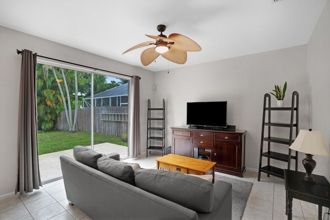 Active With Contract: $475,000 (4 beds, 2 baths, 2123 Square Feet)