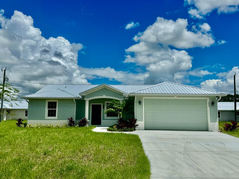 Active With Contract: $349,000 (3 beds, 2 baths, 1603 Square Feet)