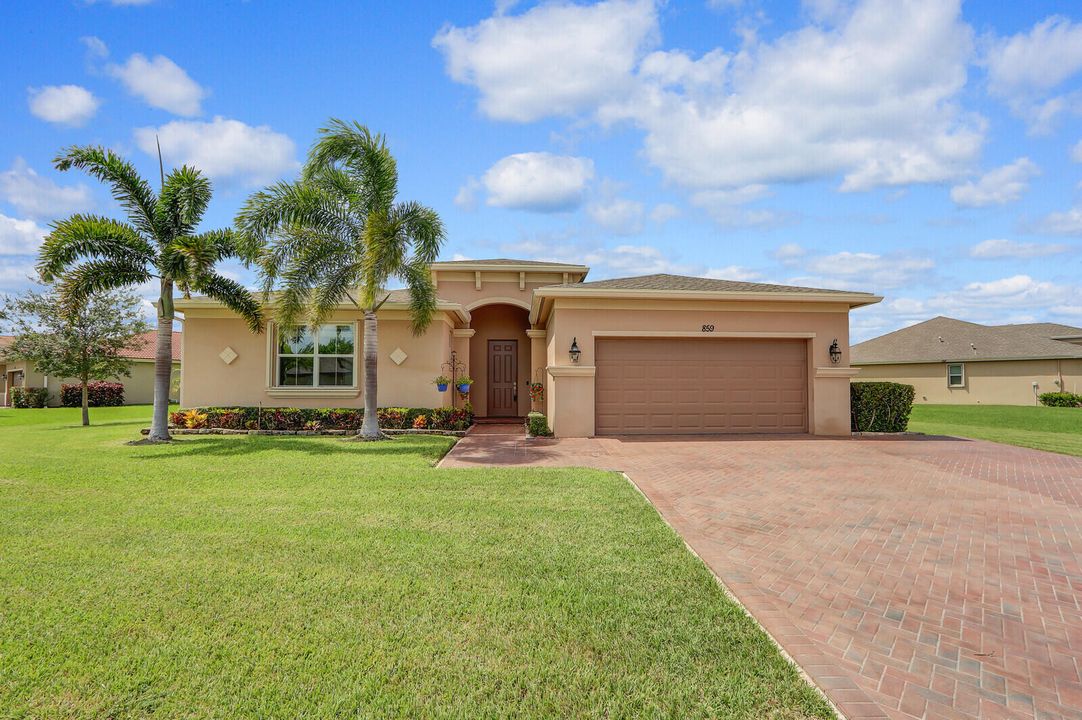 For Sale: $410,000 (3 beds, 2 baths, 1982 Square Feet)