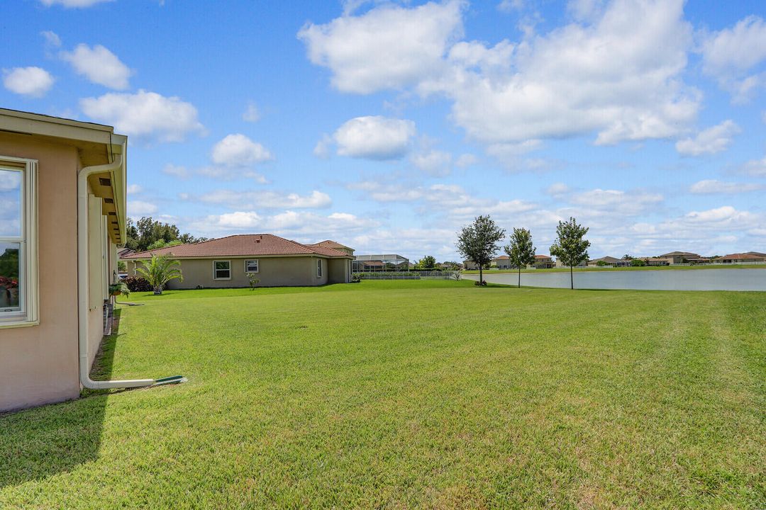 For Sale: $410,000 (3 beds, 2 baths, 1982 Square Feet)