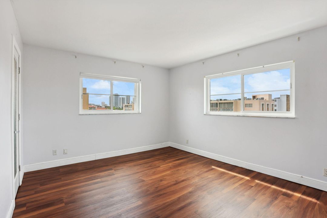 Active With Contract: $240,000 (2 beds, 2 baths, 1092 Square Feet)