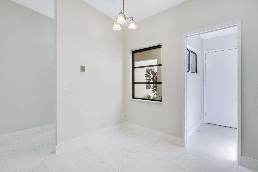 Active With Contract: $384,900 (2 beds, 2 baths, 1310 Square Feet)