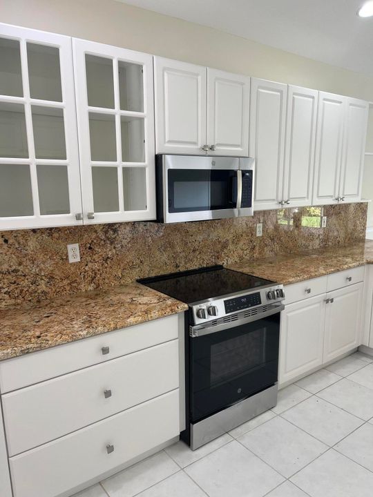 Active With Contract: $3,250 (3 beds, 2 baths, 1771 Square Feet)