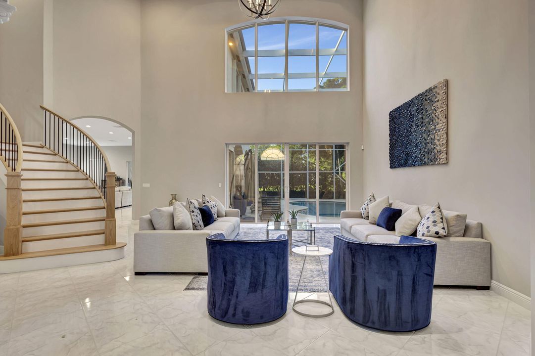 For Sale: $1,585,000 (5 beds, 6 baths, 5400 Square Feet)