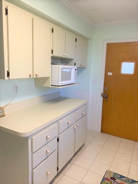 For Rent: $4,200 (2 beds, 1 baths, 925 Square Feet)