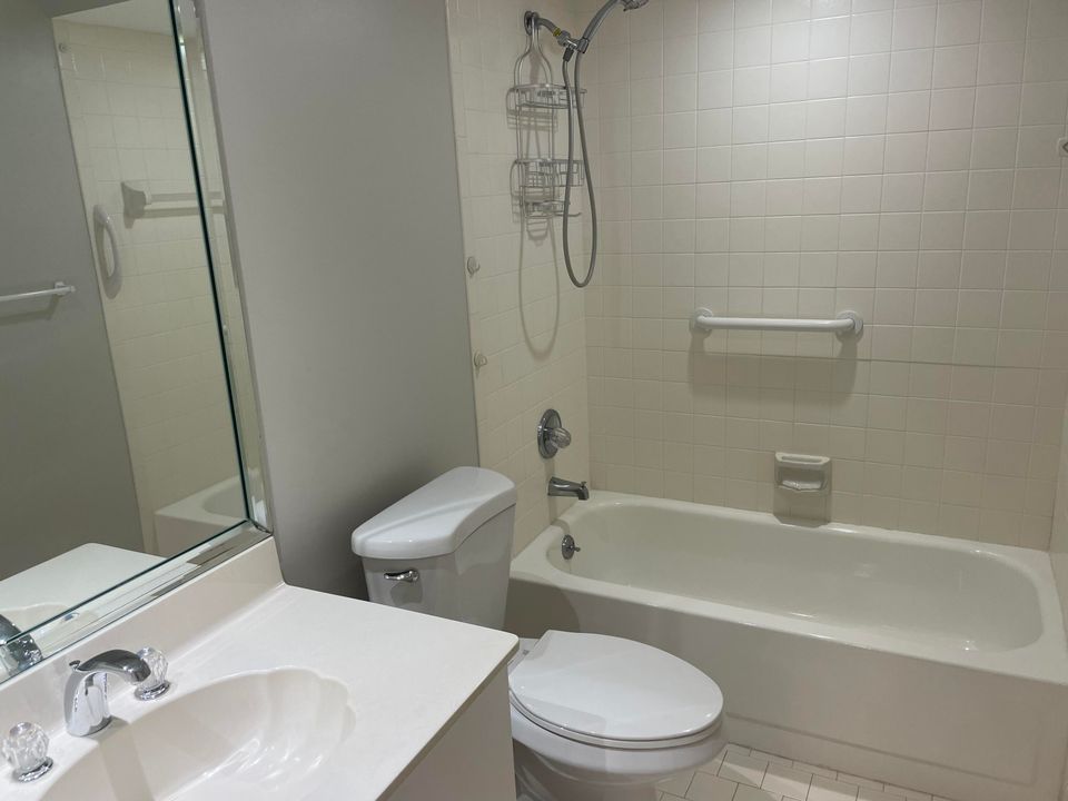 For Rent: $2,550 (2 beds, 2 baths, 1177 Square Feet)