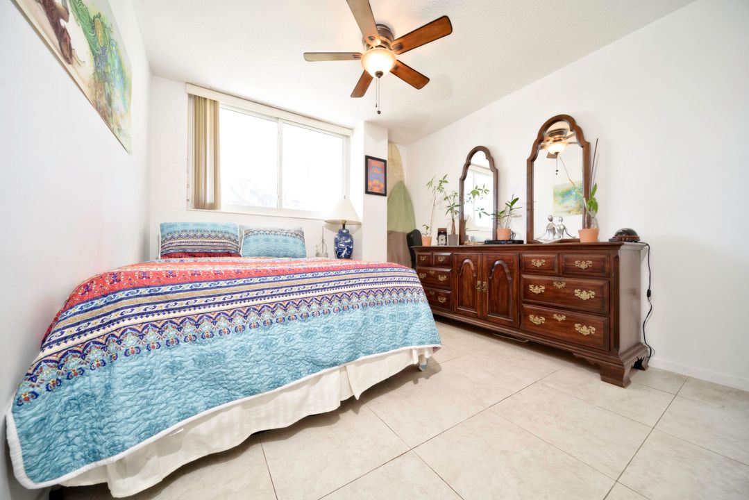 For Sale: $379,990 (2 beds, 2 baths, 930 Square Feet)