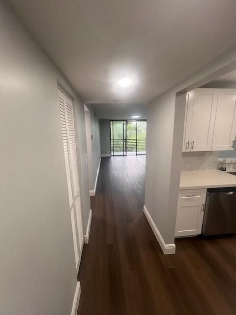 Active With Contract: $2,200 (2 beds, 2 baths, 865 Square Feet)