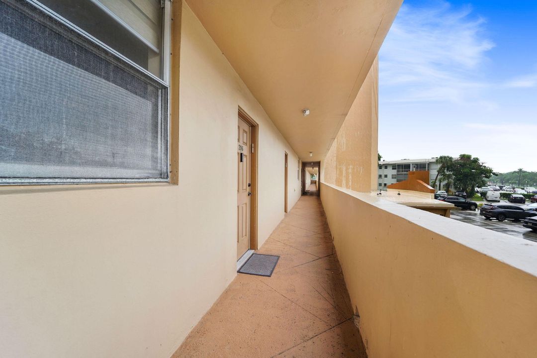 For Sale: $367,000 (3 beds, 2 baths, 1300 Square Feet)