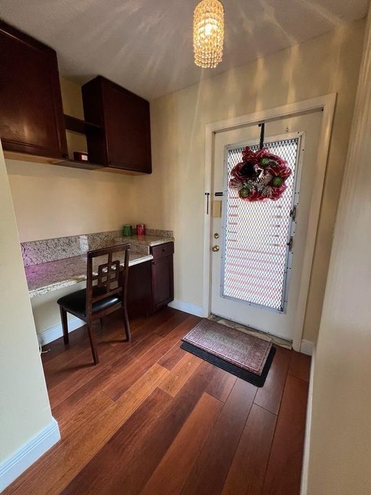 For Sale: $120,000 (1 beds, 2 baths, 866 Square Feet)