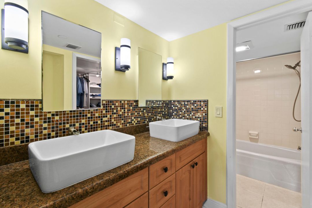 For Sale: $440,000 (2 beds, 2 baths, 1533 Square Feet)