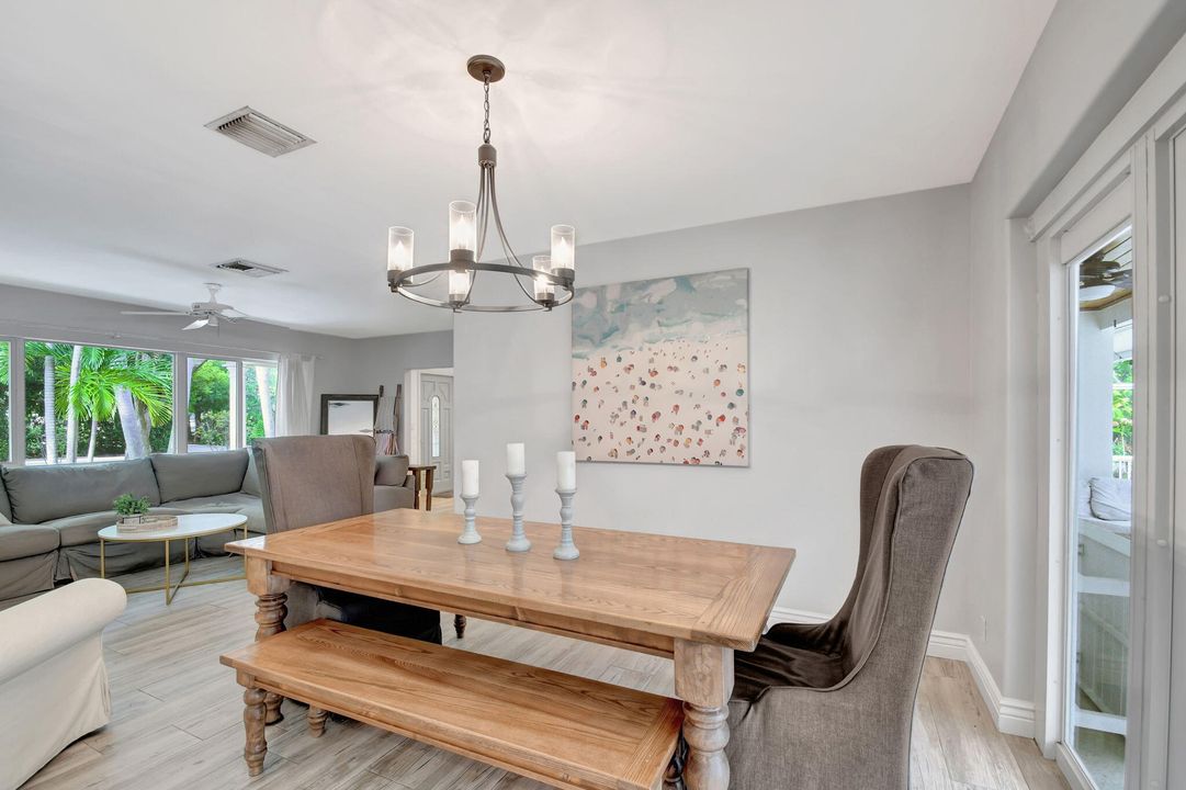 Active With Contract: $4,950 (3 beds, 2 baths, 1660 Square Feet)