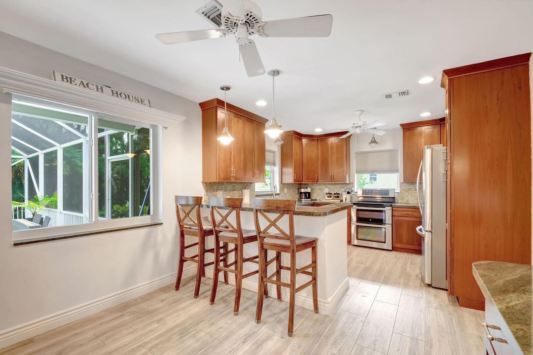 Active With Contract: $4,950 (3 beds, 2 baths, 1660 Square Feet)