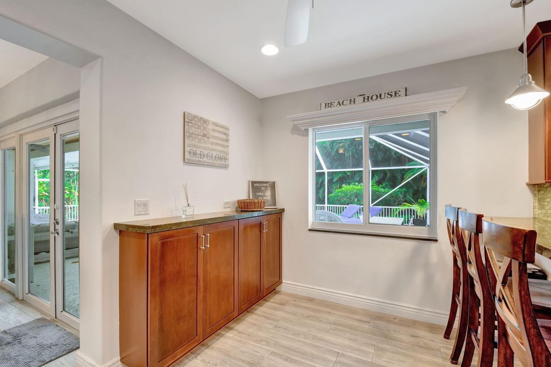 Active With Contract: $4,950 (3 beds, 2 baths, 1660 Square Feet)