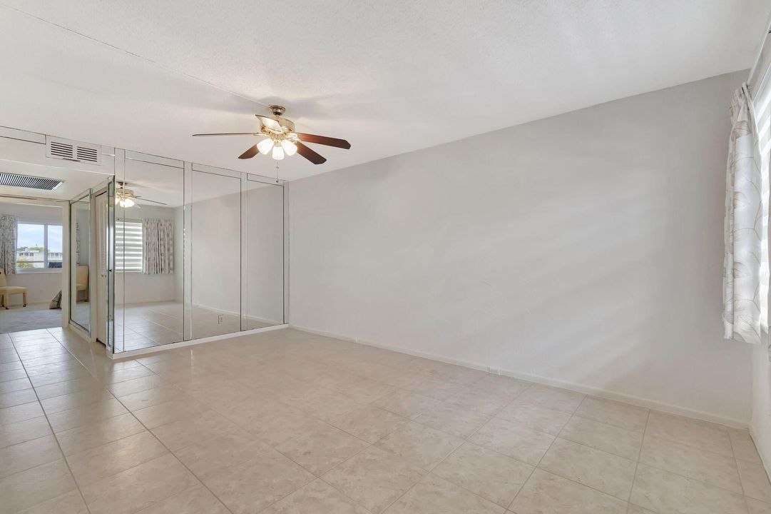 Active With Contract: $149,500 (2 beds, 2 baths, 896 Square Feet)