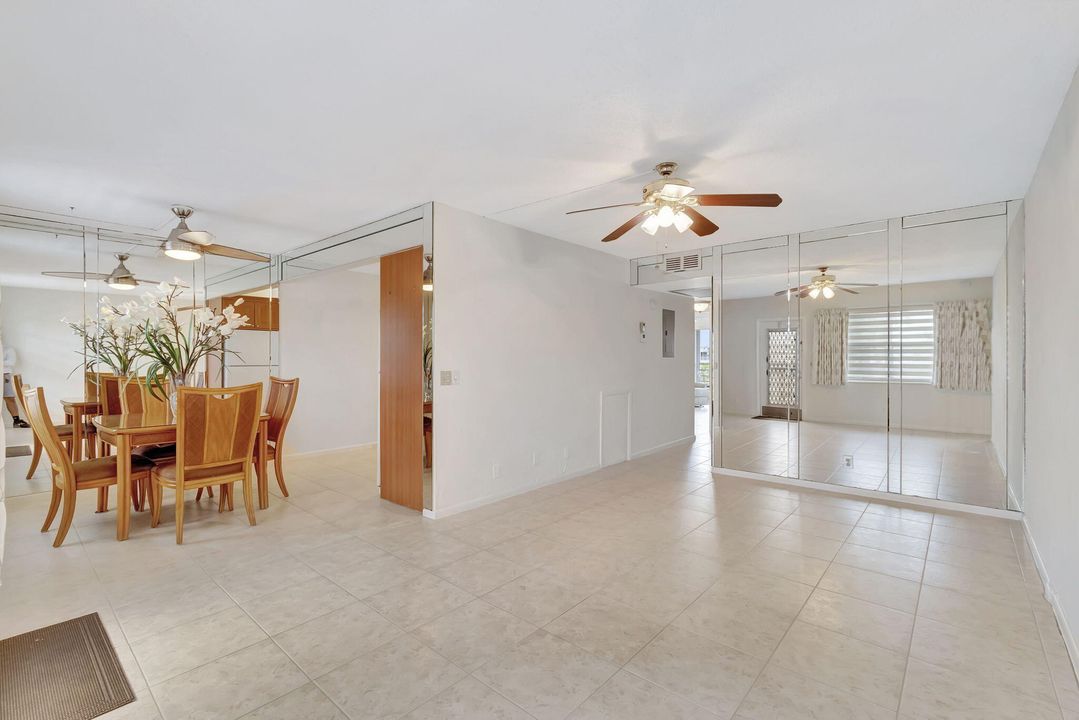 Active With Contract: $149,500 (2 beds, 2 baths, 896 Square Feet)