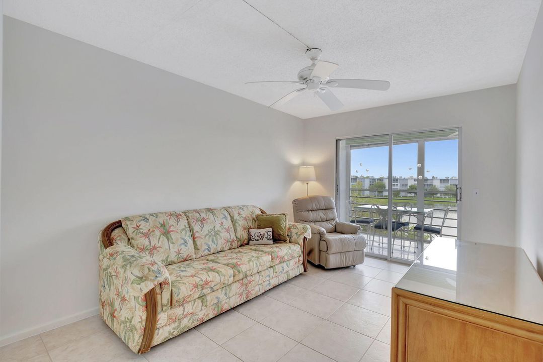 Active With Contract: $149,500 (2 beds, 2 baths, 896 Square Feet)