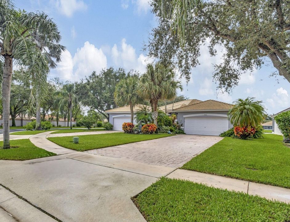 Active With Contract: $475,000 (3 beds, 2 baths, 1788 Square Feet)