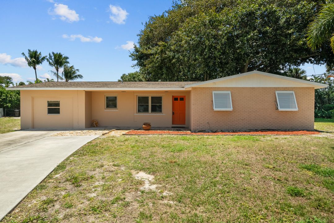 Active With Contract: $425,000 (3 beds, 2 baths, 1440 Square Feet)