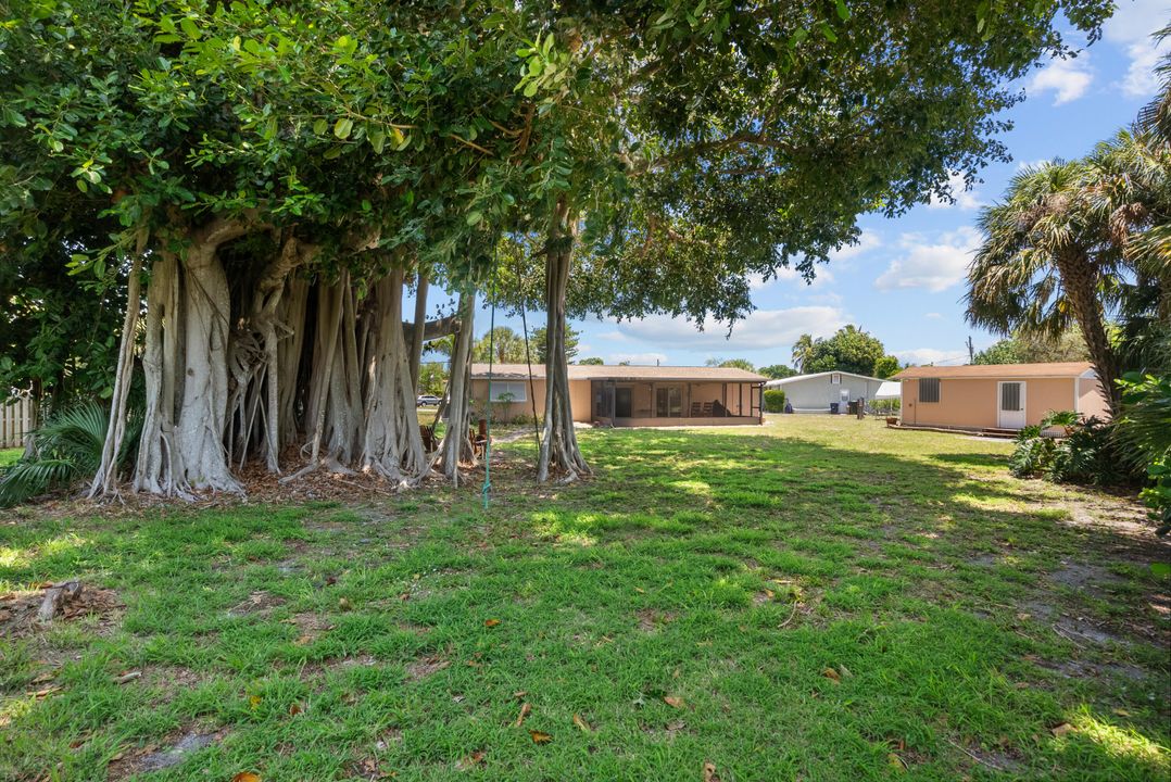 Active With Contract: $425,000 (3 beds, 2 baths, 1440 Square Feet)