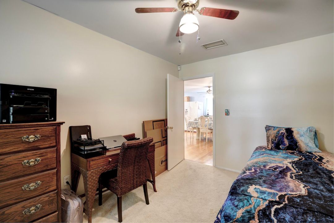 Active With Contract: $225,000 (3 beds, 2 baths, 1395 Square Feet)