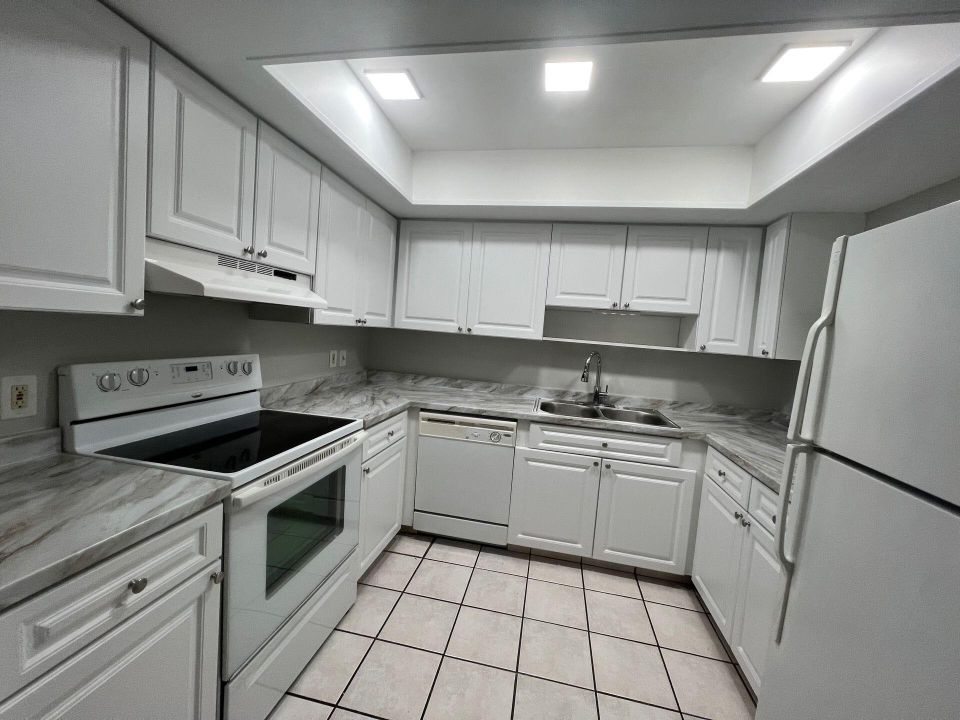 For Rent: $2,595 (3 beds, 2 baths, 1279 Square Feet)