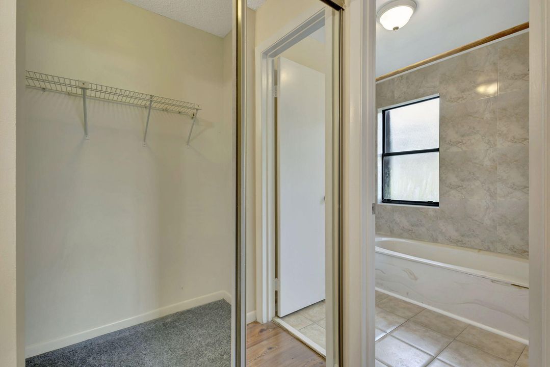 Active With Contract: $2,000 (2 beds, 2 baths, 1180 Square Feet)