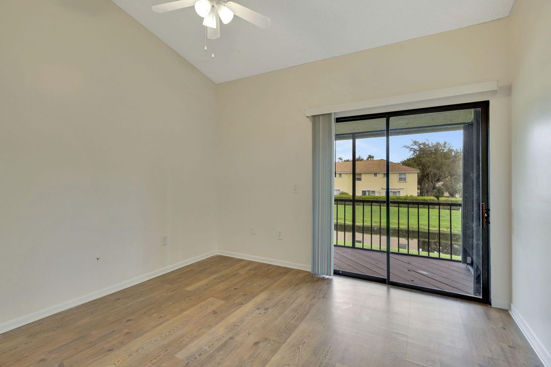 Active With Contract: $2,000 (2 beds, 2 baths, 1180 Square Feet)