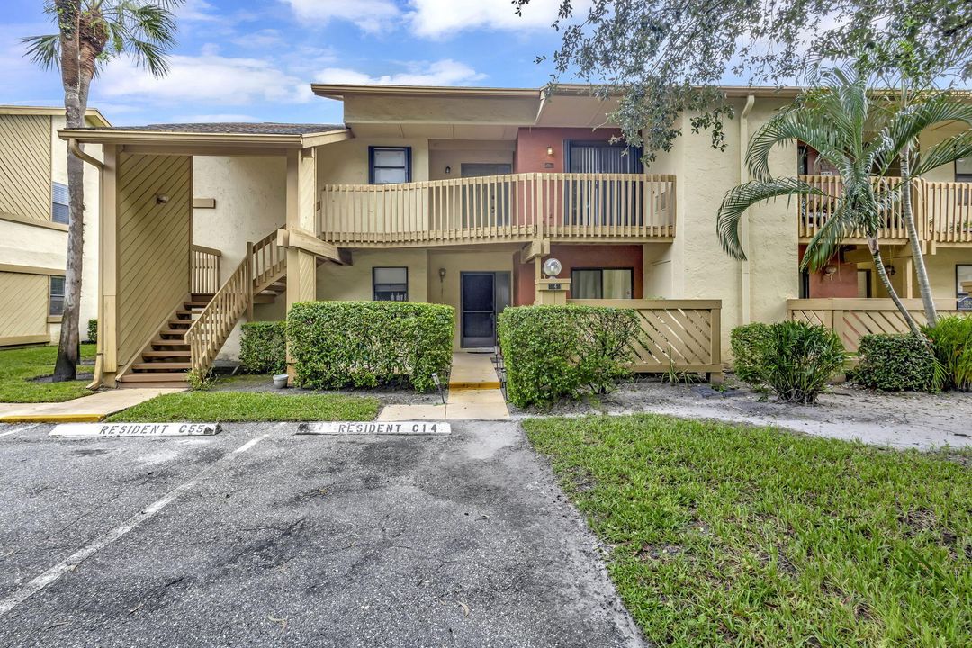 Active With Contract: $2,000 (2 beds, 2 baths, 1180 Square Feet)