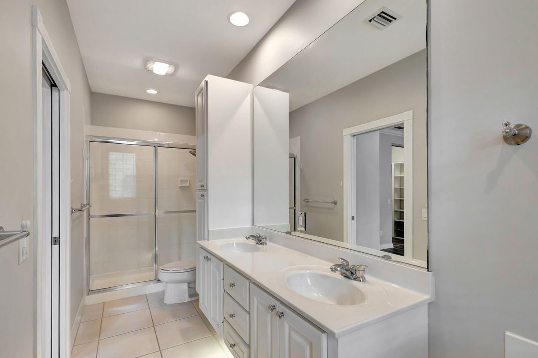 Active With Contract: $4,000 (3 beds, 2 baths, 1836 Square Feet)