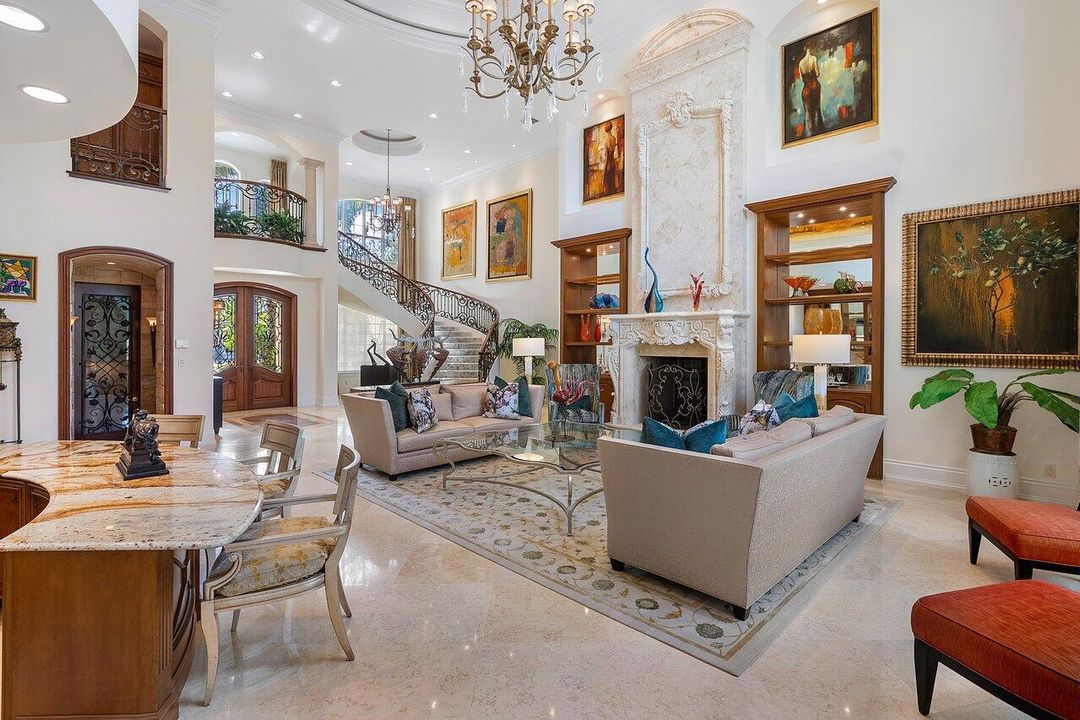 For Sale: $4,795,000 (5 beds, 6 baths, 7728 Square Feet)