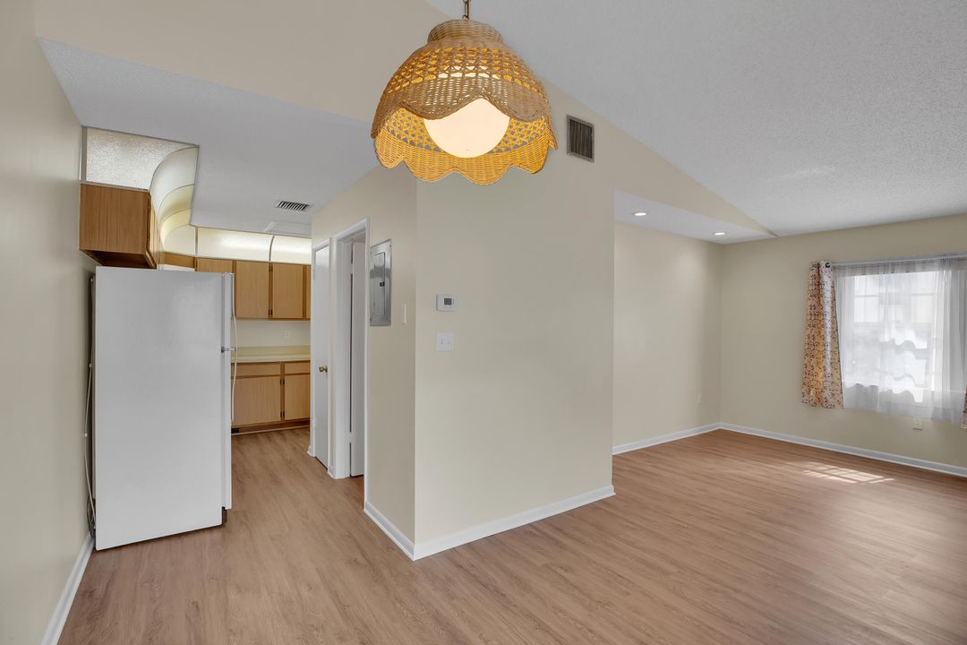 For Sale: $134,900 (1 beds, 1 baths, 660 Square Feet)