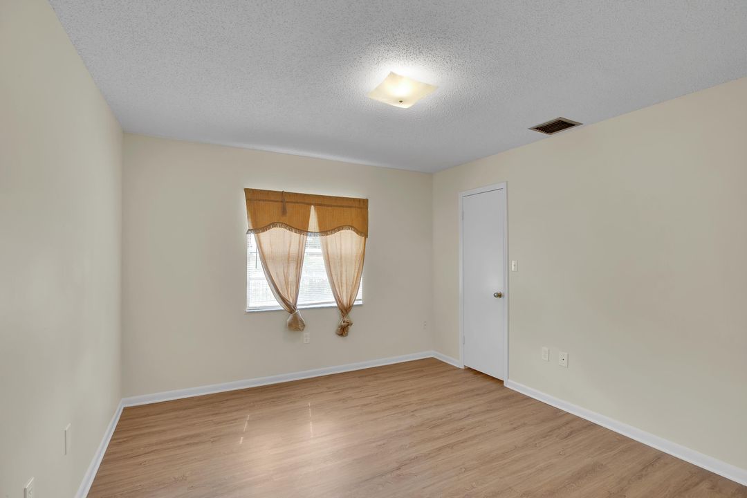 For Sale: $134,900 (1 beds, 1 baths, 660 Square Feet)