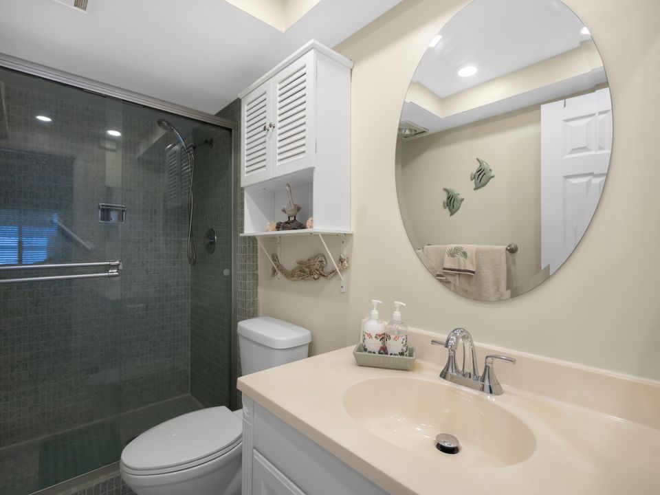 For Sale: $465,000 (2 beds, 2 baths, 1130 Square Feet)