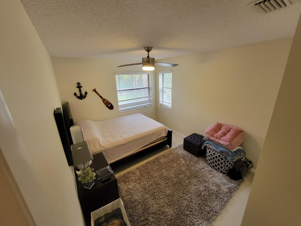 For Sale: $264,901 (3 beds, 2 baths, 1275 Square Feet)