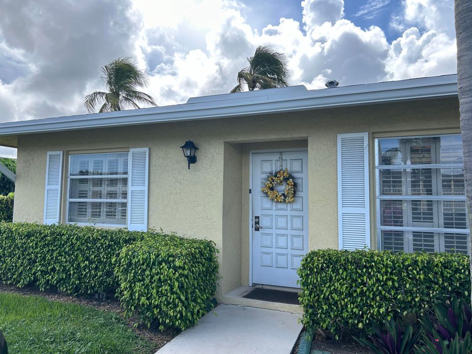 Active With Contract: $2,100 (2 beds, 2 baths, 1340 Square Feet)