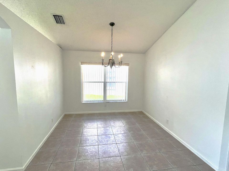 Active With Contract: $2,950 (3 beds, 2 baths, 1588 Square Feet)