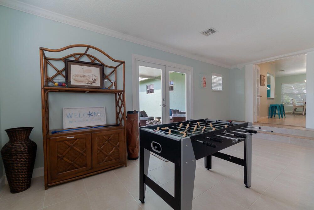 Active With Contract: $4,200 (4 beds, 2 baths, 2298 Square Feet)