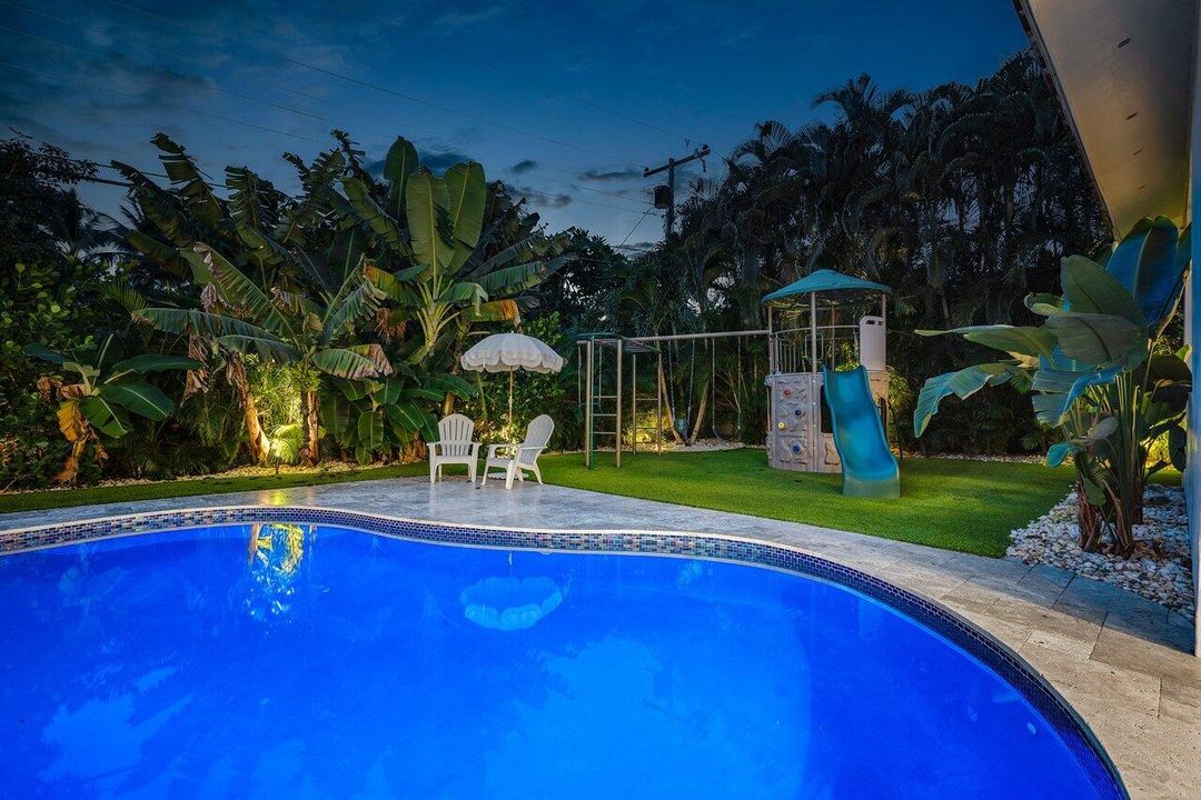 En Venta: $2,880,000 (5 camas, 3 baños, 3208 Pies cuadrados)