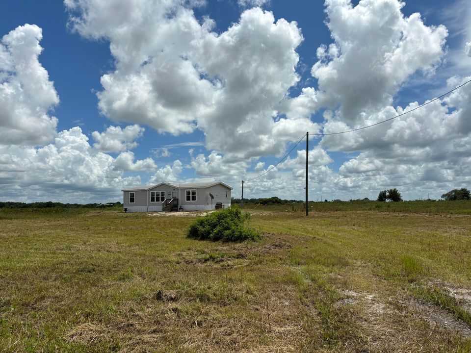 For Sale: $395,000 (3 beds, 2 baths, 1296 Square Feet)